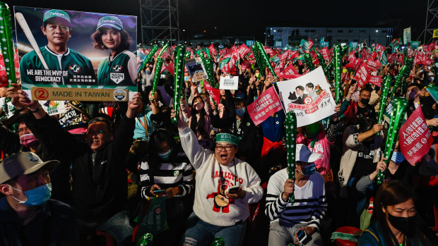 Democratic Progressive Party supporters at a rally in Kaohsiung on Sunday. 