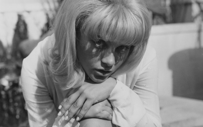 Sue Lyon, Star of Stanley Kubrick's 'Lolita,' Dead at 73