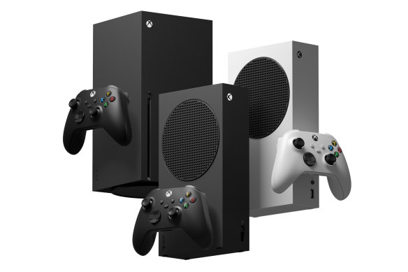 The Xbox Series X (left) with the new black 1TB Series S and the original white 512GB Series S.