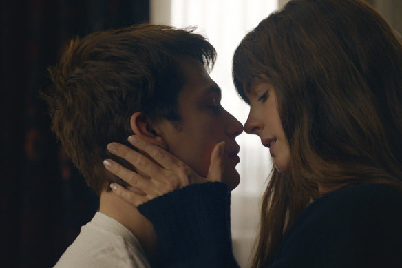 “The chemistry was instant.” Nicholas Galitzine and Anne Hathaway in The Idea of You.