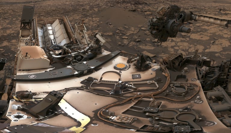 Curiosity rover at Vera Rubin Ridge on Mars.