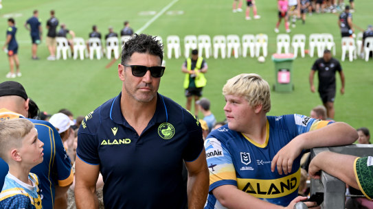 Trent Barrett has some big supporters in Paul Roos and Steve Hansen as his audition continues for the Parramatta job.