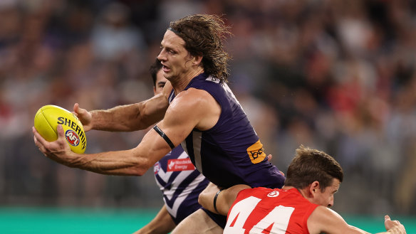 PERTH, AUSTRALIA - MAY 10: Nat Fyfe of the Dockers in action during the round nine AFL match between Fremantle Dockers and Sydney Swans at Optus Stadium, on May 10, 2024, in Perth, Australia. (Photo by Paul Kane/Getty Images)
