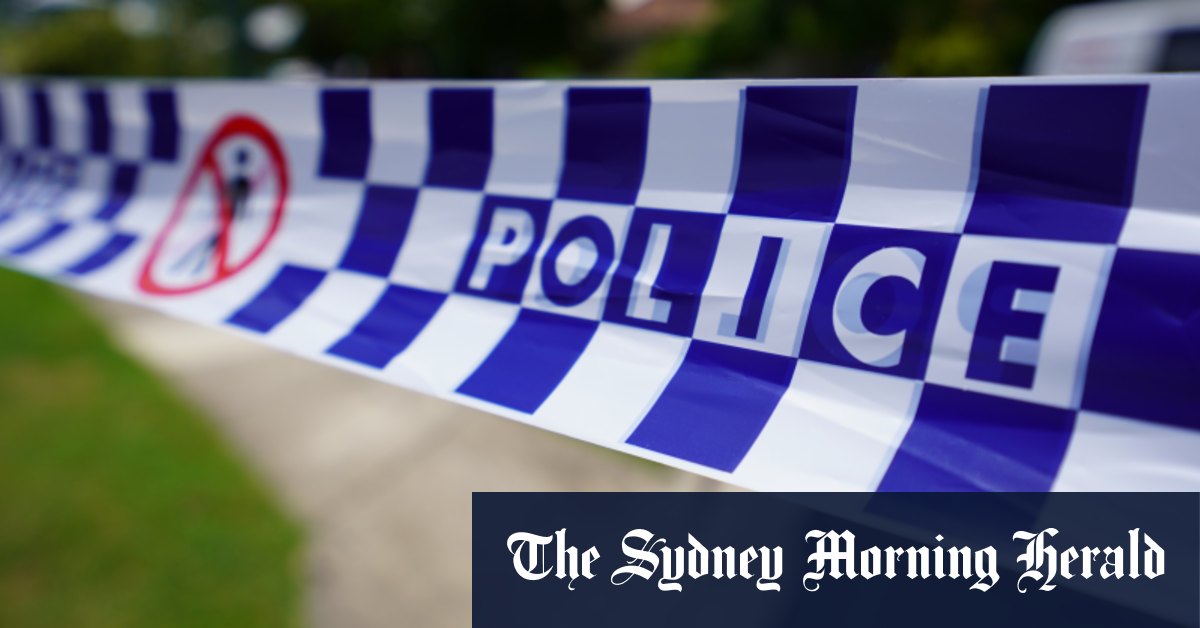 Two women killed on Hume Freeway while trying to help injured kangaroo