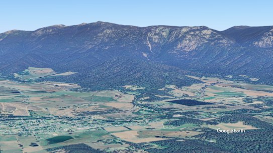 Porepunkah looking towards Mount Buffalo
