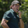 'Embarrassed' Mickelson apologises for US Open rules violation