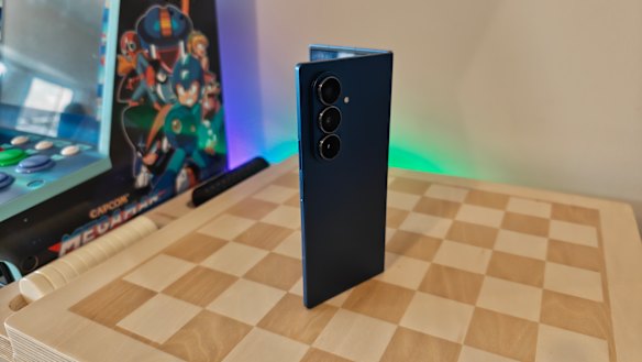 When opened up, the Fold7 is an extremely skinny little tablet that feels solid to hold.