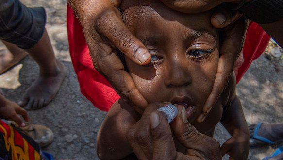 Polio vaccinations at the 8 Mile Settlement just outside Port Moresby.