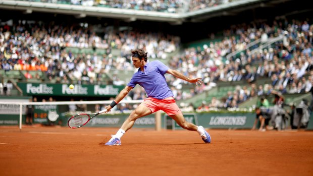 Roger Federer, playing at Roland Garros in his last French Open appearance in 2015.