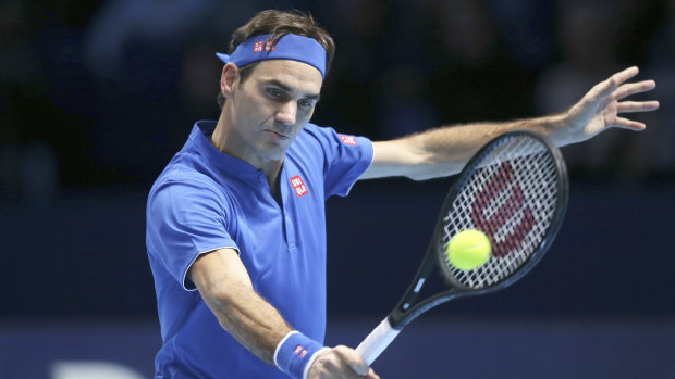 Roger Federer kept his ATP Finals title hopes alive.