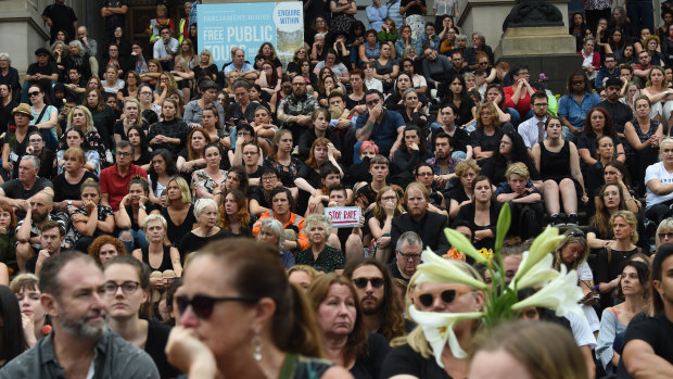 More than 1000 people gathered on the steps of Parliament House on Friday night for a vigil for Aiia Maasarwe.