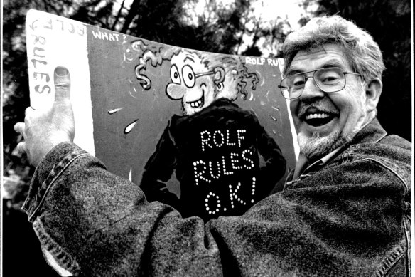 Rolf Harris with wobbleboard in 1993.
