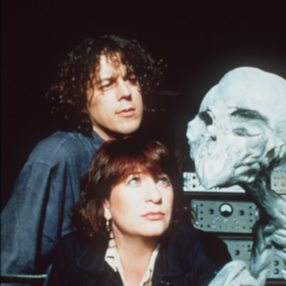 Alan Davies and Caroline Quentin in the popular TV series Jonathan Creek.