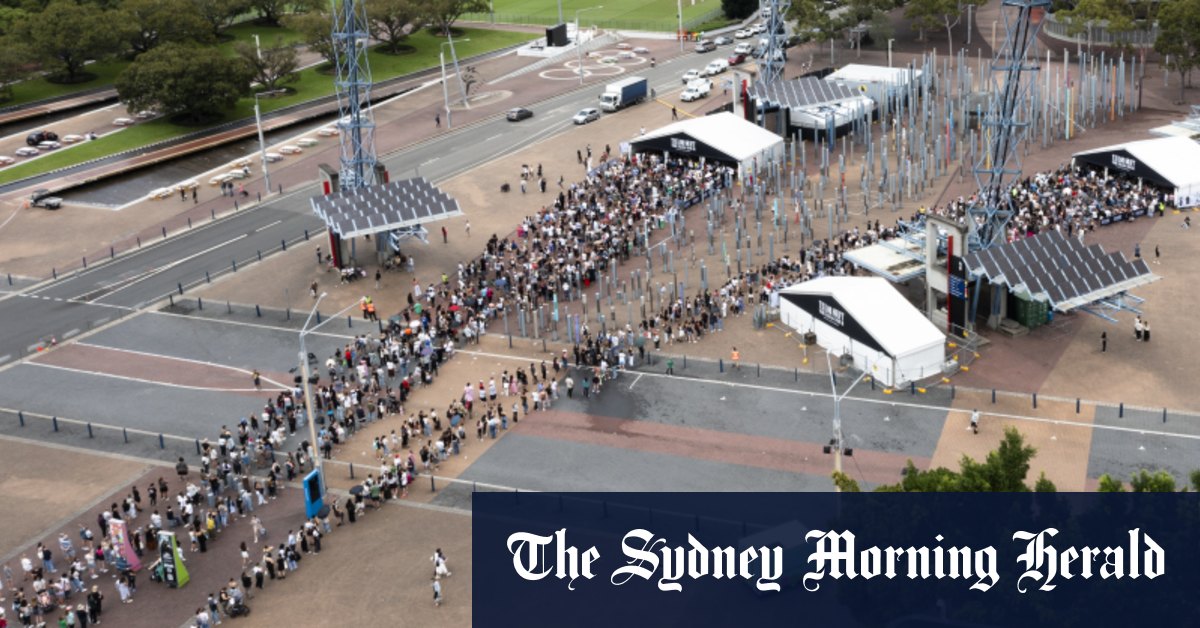 Taylor Swift Sydney: Fans queue in thousands outside Accor Stadium - Vimarsana News