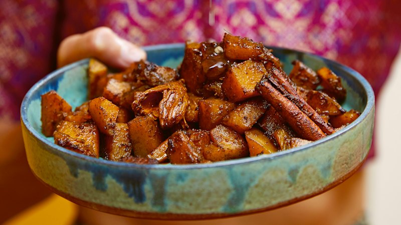 Kaddu sabji (pumpkin curry) presented as a quick, aromatic Indian dish