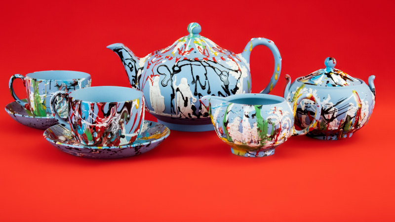 Wedgwood smashes tradition
