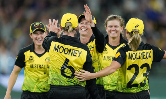 Meg Lanning's Australian team will turn out in Brisbane for the first time since winning the World Cup.