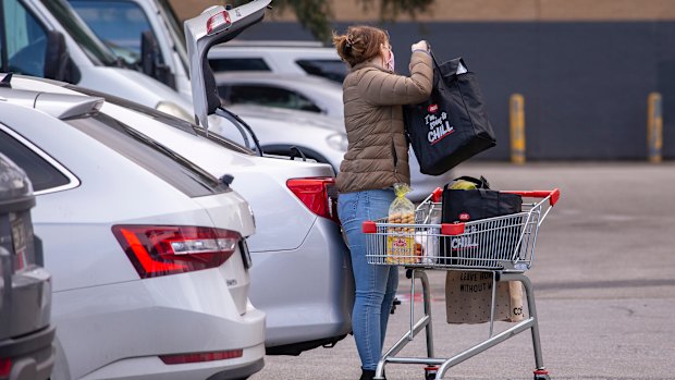 Consumer confidence has gone up after the federal budget, but it helped the finances of men rather than women.