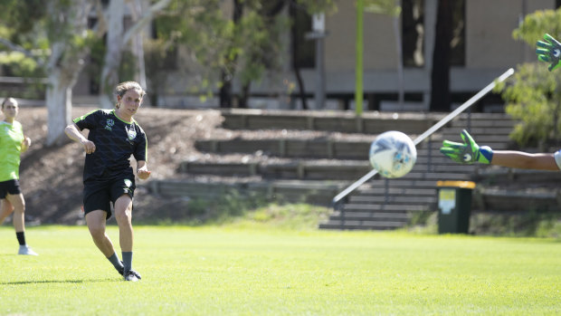 Ashleigh Sykes at Canberra United training on Boxing Day.