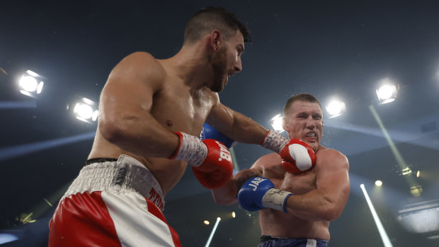 Kris Terzievski lands one on Paul Gallen’s chin.