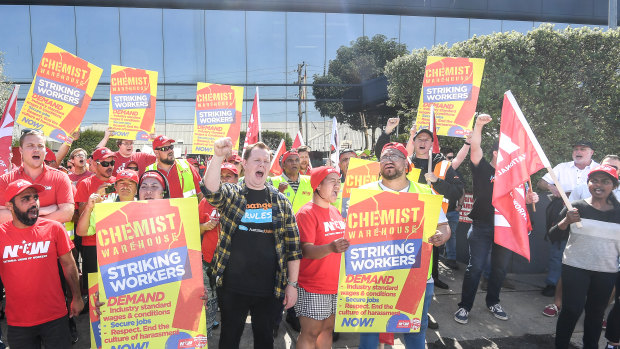 Striking workers and unionists outside Chemist Warehouse's Preston distribution centre on Friday.