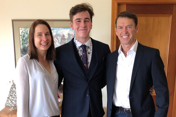 Karrie, left, Tom, centre, and Brad van Dijk before Tom’s death in 2021.