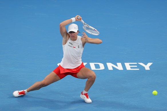 Iga Swiatek against Maya Joint.