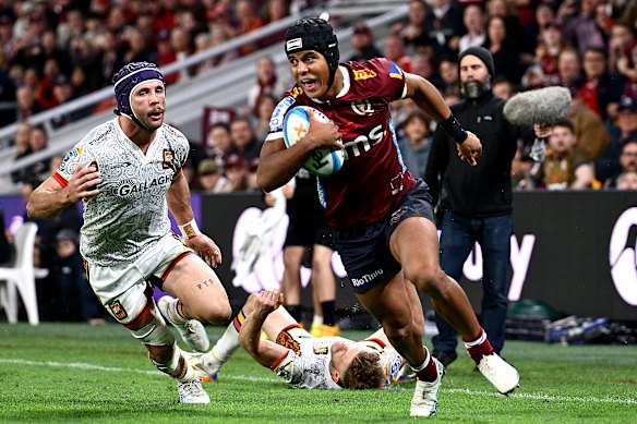 Treyvon Pritchard scores his first Super Rugby try for Queensland.