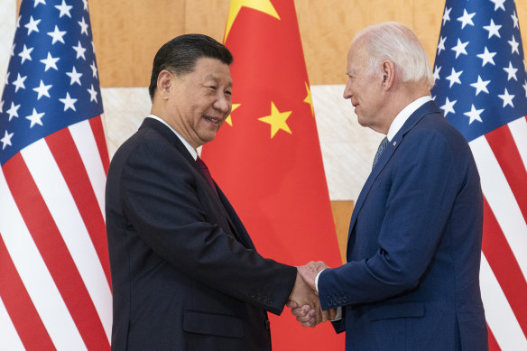 ABD Başkanı Joe Biden, sağda ve Çin Devlet Başkanı Xi Jinping ve G20. 
