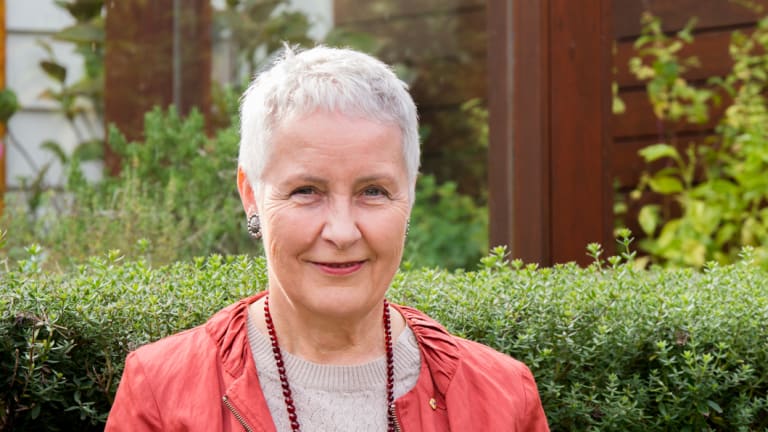 Like most women, Diane Gardiner didn't know the symptoms of ovarian cancer. 