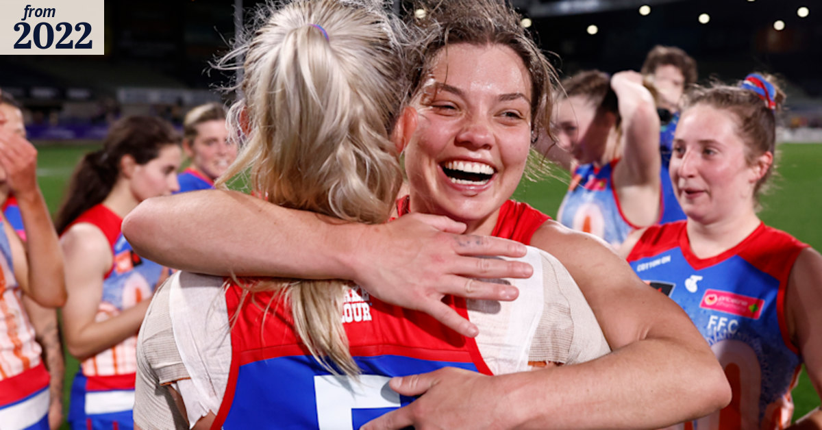 AFLW: Western Bulldogs win arm wrestle over Fremantle Dockers in AFLW