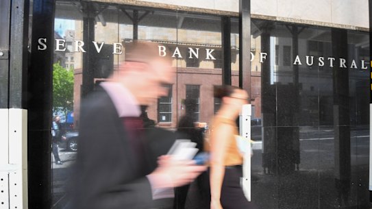 RBA review finds board lacks expertise and information to set interest ...
