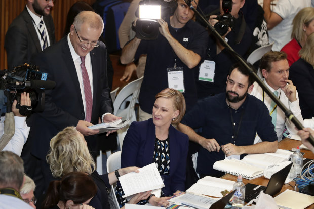 The then treasurer Scott Morrison with the ABC’s Laura Tingle (left) and Leigh Sales during the 2018 Budget lock-up.
