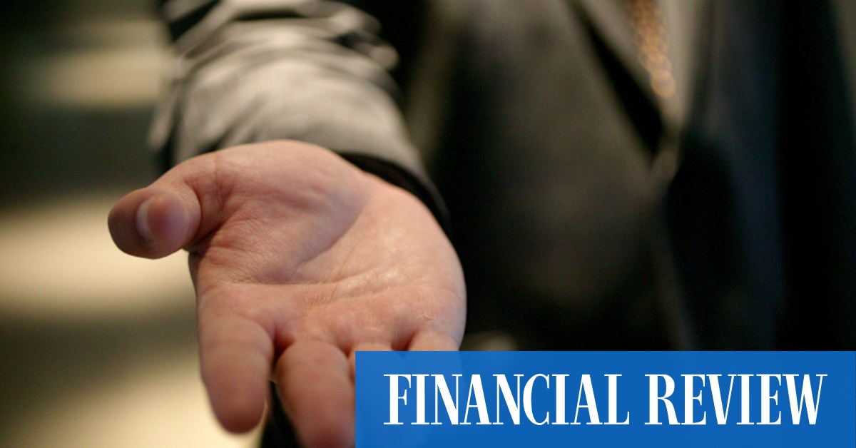 'Opportunistic': Managers believe they overpaid for new hires - Vimarsana News
