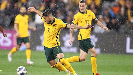 SYDNEY, AUSTRALIA - NOVEMBER 11: Matthew Leckie of Australia wins the ball during the FIFA World Cup AFC Asian Qualifier match between the Australia Socceroos and Saudi Arabia at CommBank Stadium on November 11, 2021 in Sydney, Australia. (Photo by Mark Kolbe/Getty Images)