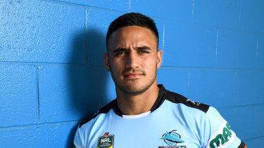 Valentine Holmes In Nfl Sights For Elite International Program Valentine holmes is a famous former rugby player and is pursuing his career in nfl currently whose weight is listed about 90 kg (14 st 2 lb; valentine holmes in nfl sights for