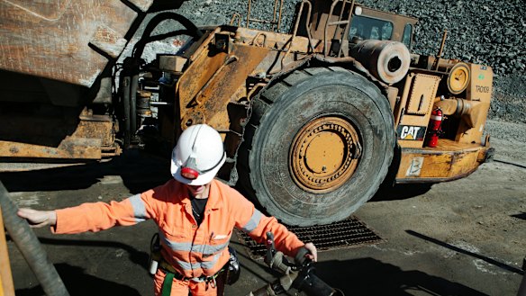 It’s getting harder to get people to remote sites, says the head of Hatch Australia.