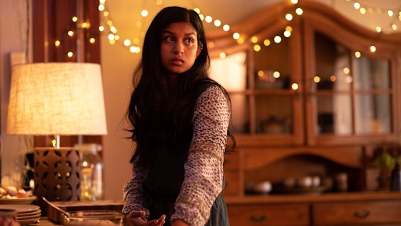 Kavitha Ananasivam as Amandip, who lives in fear of what her traditionalist parents will do if they find out she has shared a nude photo of herself.