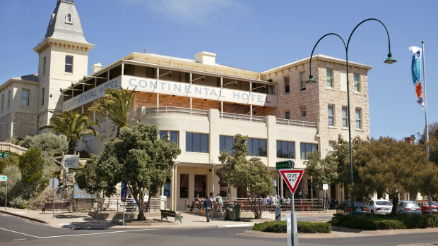 Sorrento's grand pub, The Continental Hotel