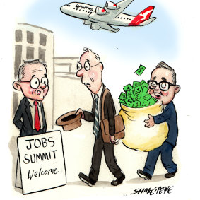 Anthony Albanese and Alan Joyce go to the fair.
