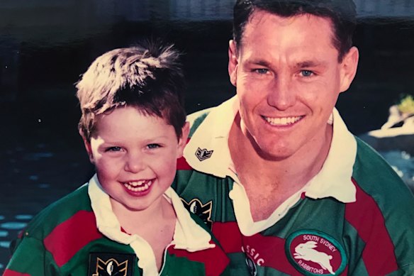A three-year-old Bronson Garlick with his father, Sean, in 1999.