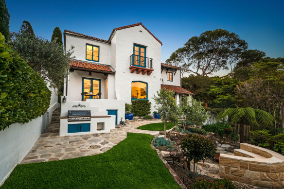Vino Del Mar is a 1930's Spanish mission home in Mosman that was once owned by the family of author Madeleine St John.