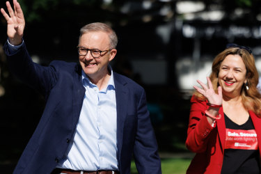 Newly minted Prime Minister Anthony Albanese and Queensland Premier Annastacia Palaszczuk appear in Brisbane together during the federal election campaign.