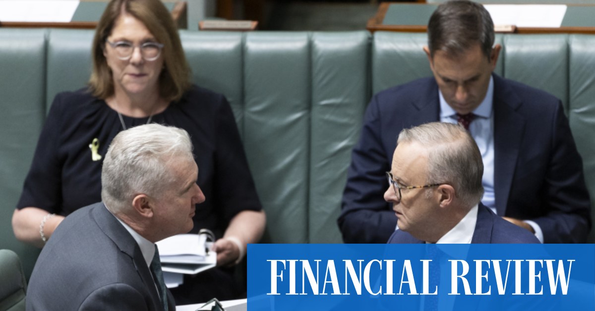 Workplace Relations Minister Tony Burke does deal on right to disconnect - Vimarsana News