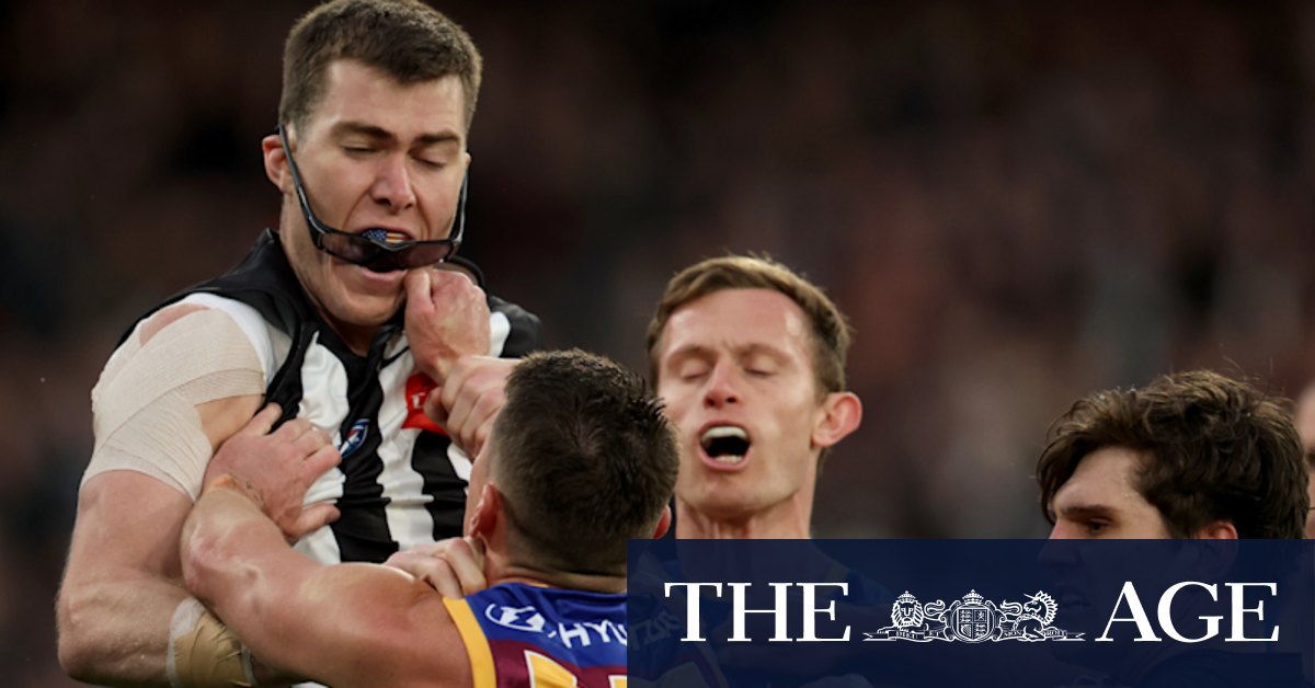 Embattled Essendon Bombers minimize veteran pair as change continues