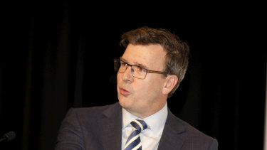 Alan Tudge wants more refugees to be settled in regional areas.