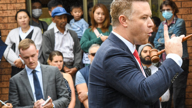 Sydneysiders paid a premium for houses last year, with the property type recording an increase in every suburb.