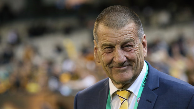 Jeff Kennett says he will decide on his Hawthorn post in August. 