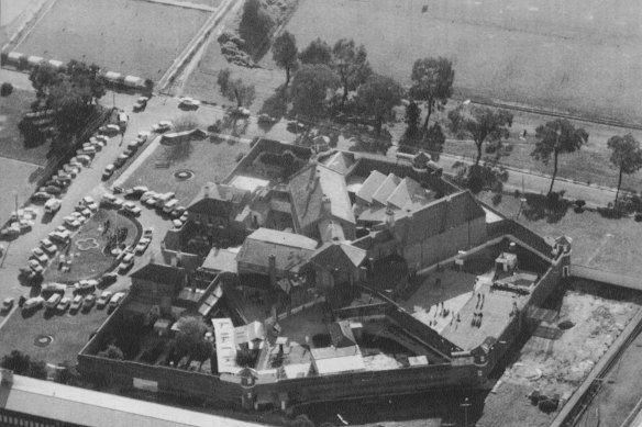 An aerial view of Bendigo Prison in 1987.
