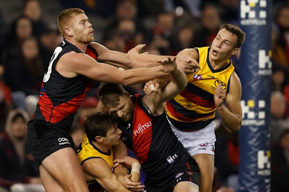 Peter Wright, Jake Kelly, Jake Stringer  and Tom Doedee compete for the ball.